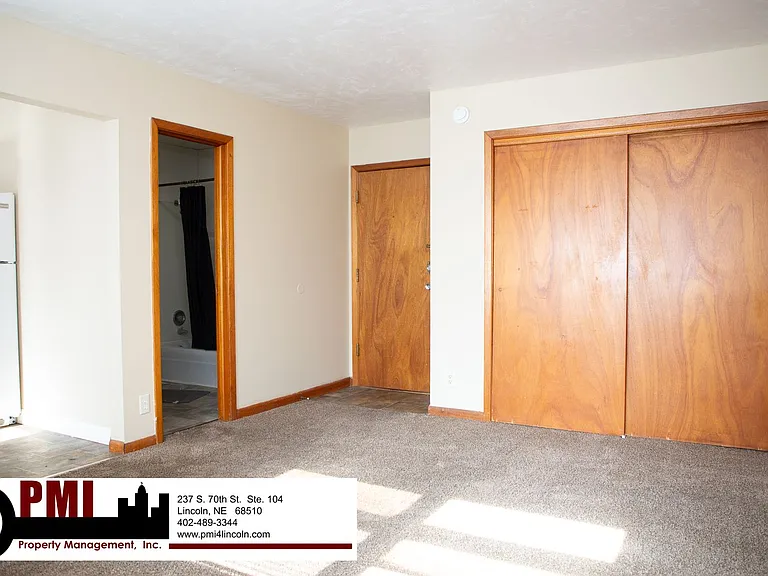 1329 F St — Photo 11