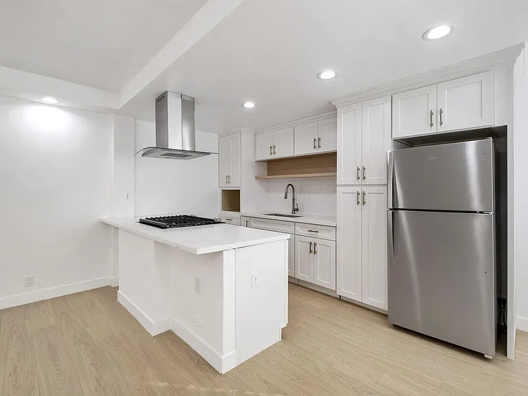 Arlington Square Apartments — Photo 17