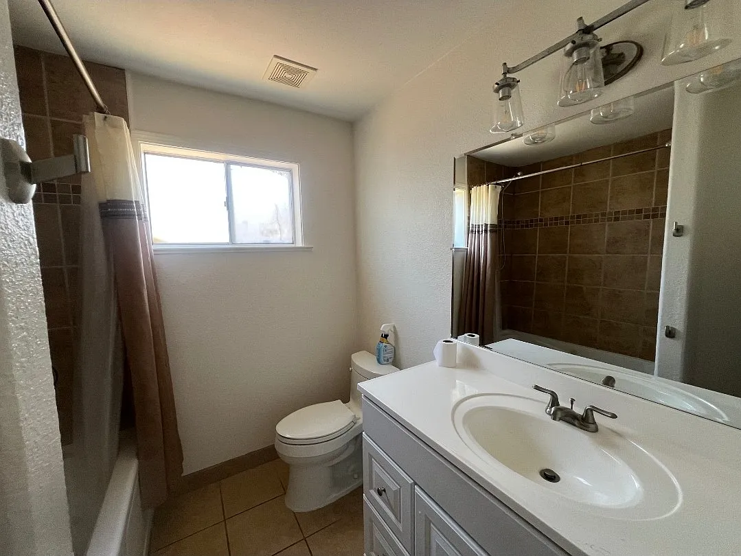 4 bed, 1622 sqft, $3,500 — Photo 4