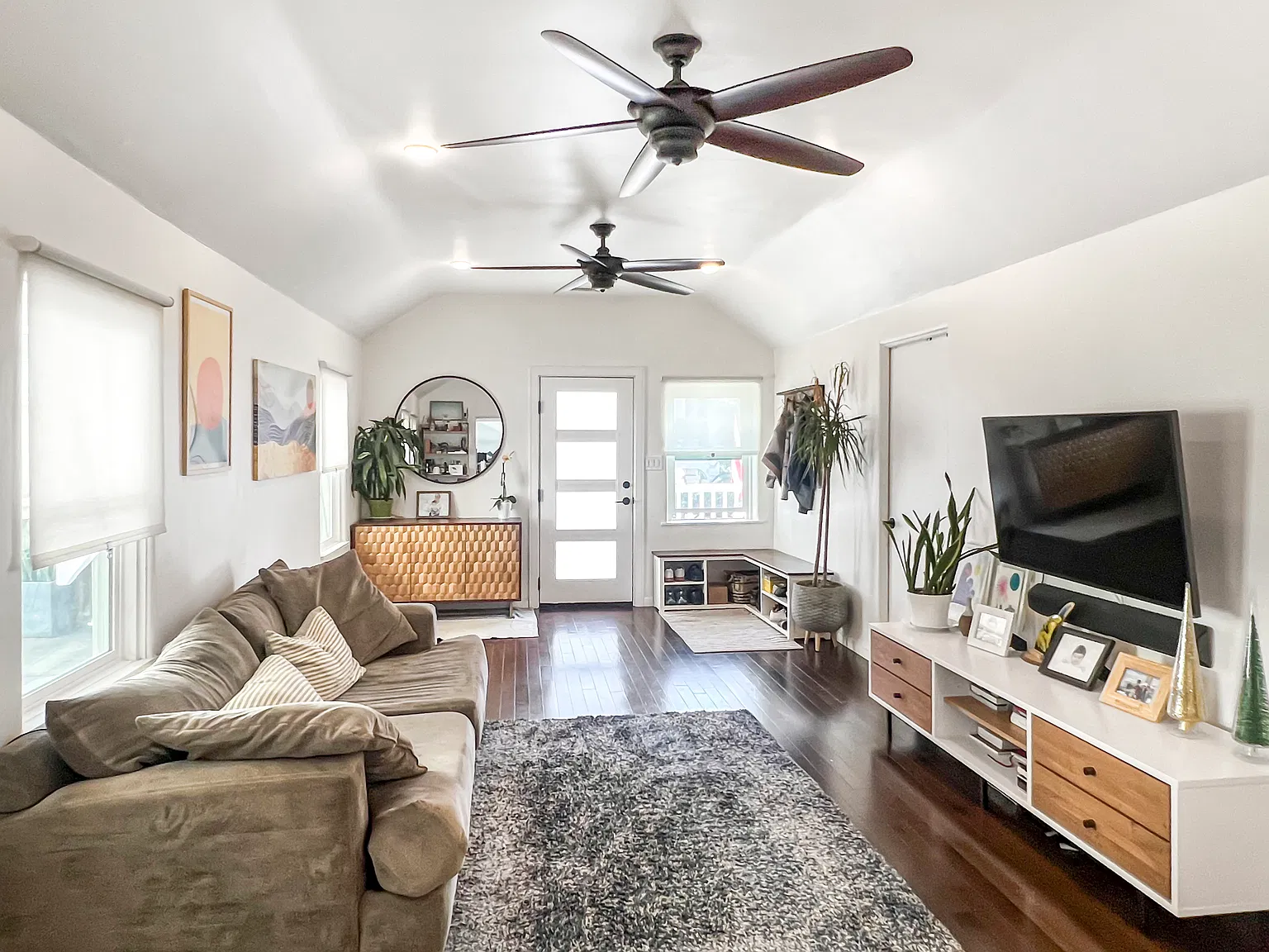 2 bed, 850 sqft, $4,500 — Photo 2