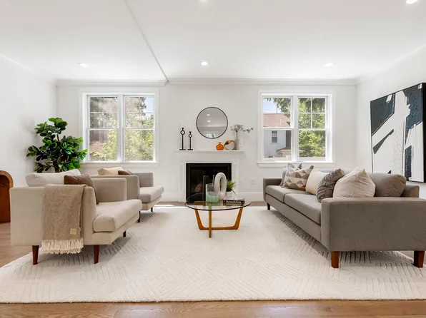 993 Washington St #993, Newtonville, MA 02460
