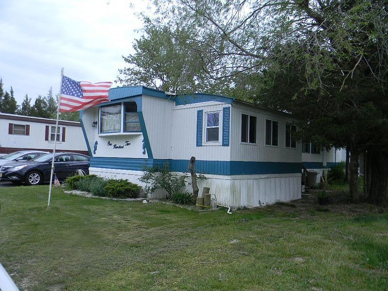 2nd image of 102 Hemlock Dr