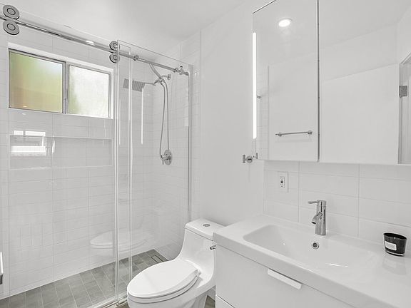 3rd image of 1228 Essex St APT 2