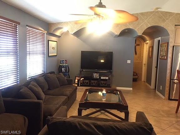 2nd image of 106 NE 12th Ln
