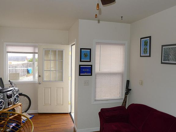 4th image of 917 McCullens Ave