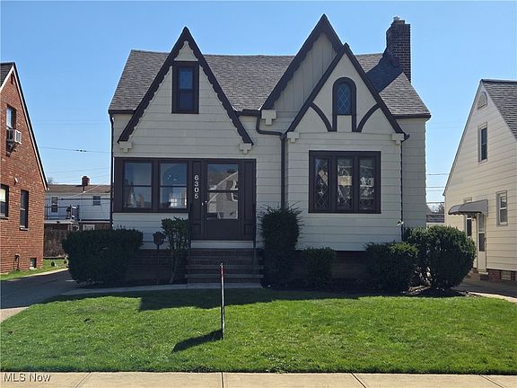 3rd image of 6305 Farnsworth Dr