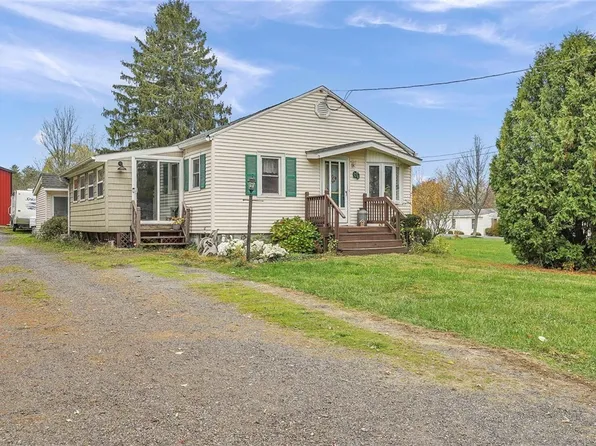60 Elderberry Ln, Elma, NY 14059