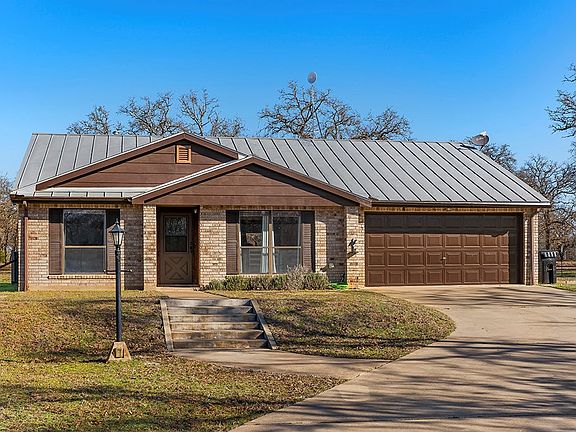 3rd image of 31 Wilderness Dr