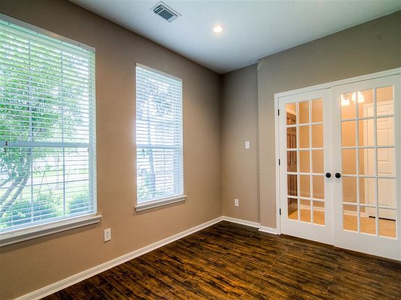 5th image of 15311 Tupelo Dr