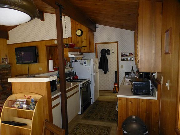 5th image of 54850 Wildwood Dr