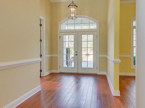 3rd image of 251 Golden Oak Dr