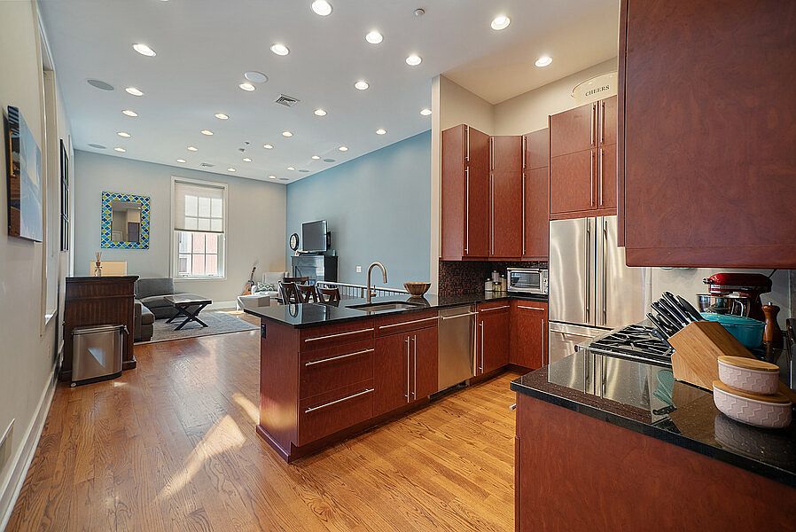 1st image of 1030-32 Spruce St #102