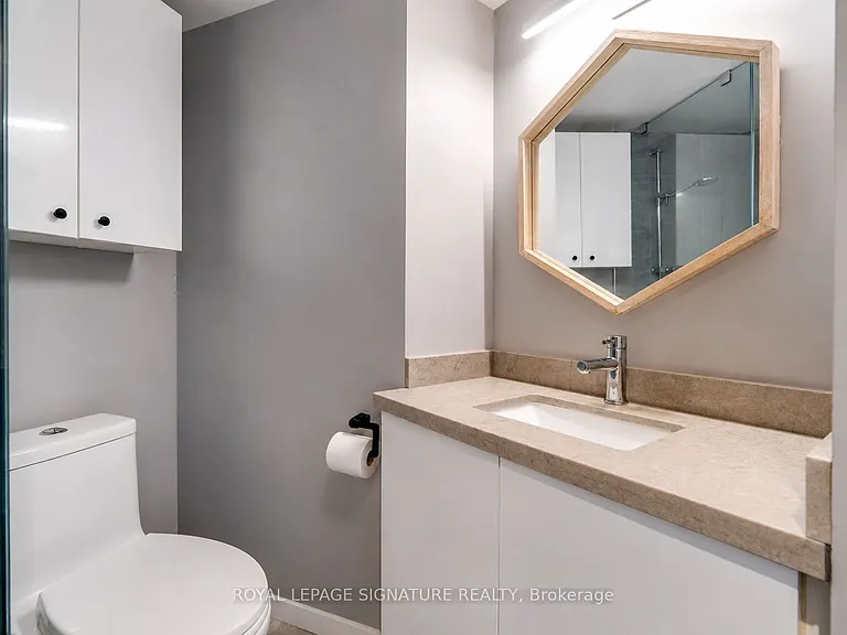 801 King St W #1113 — Photo 12