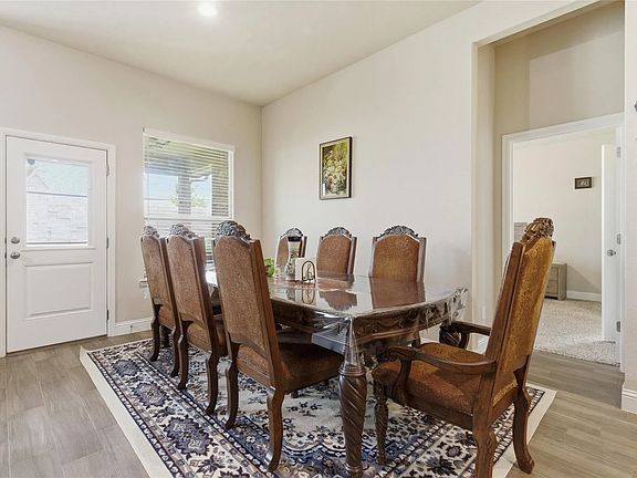 2nd image of 1012 Kensington Way