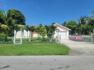 7500 San Castle Blvd, Lake Worth, FL 33462