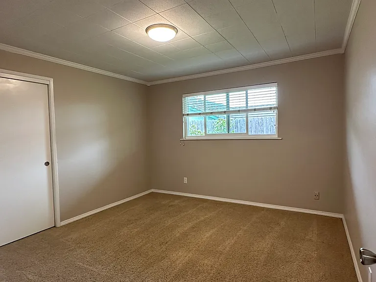 118 Vista Del Mar Ave #2 — Photo 9
