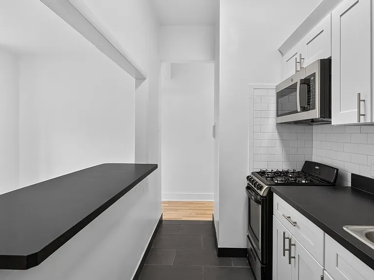 2731 Broadway #3D — Photo 8