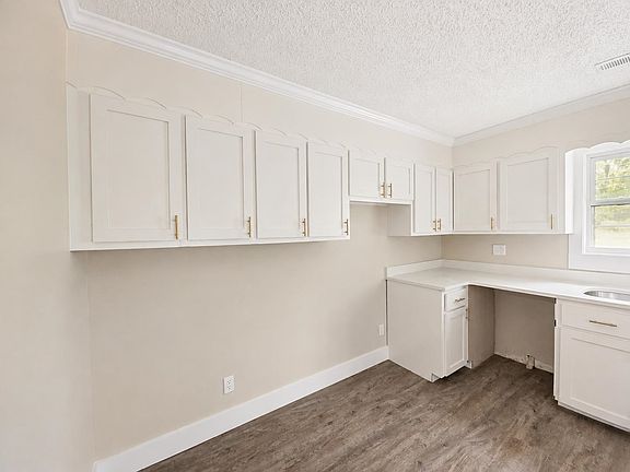 3rd image of 234 Edwards Ln