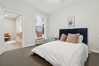 4th image of 1432 W Girard Ave #2D