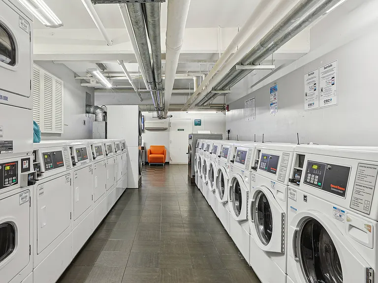 The Kenmore — Photo 20
