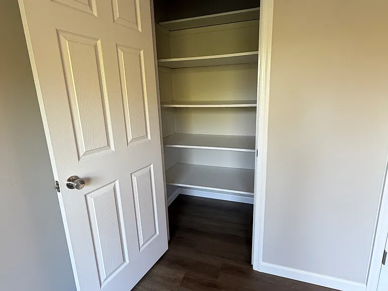 50 Eton Ct — Photo 11