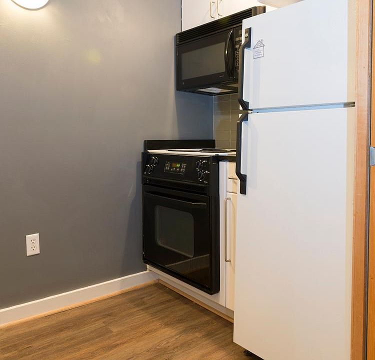 2nd image of 500 McIntire Rd APT 3