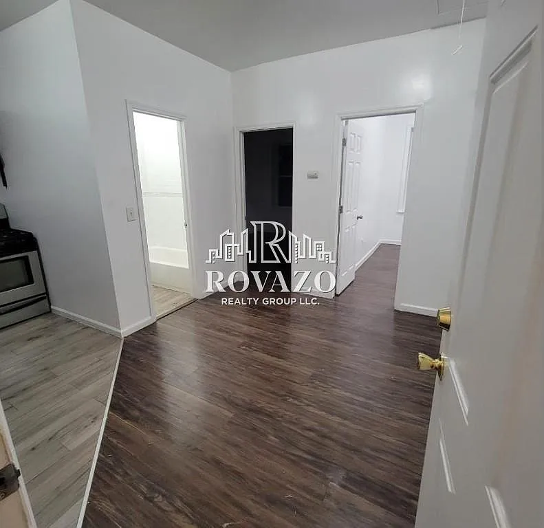Building Photo - 812 Clinton Ave #2