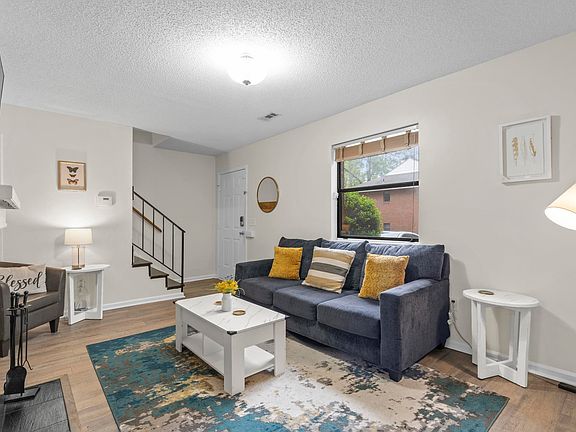 3rd image of 3921 Overbrook Dr APT K