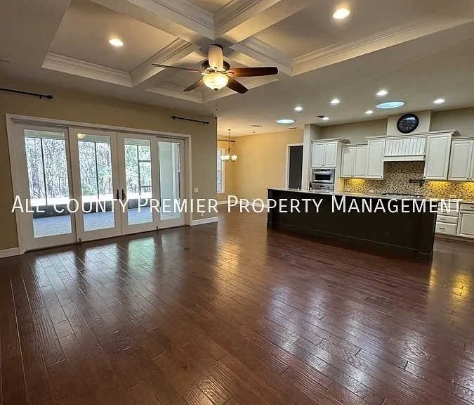 203 Spalding Way — Photo 4