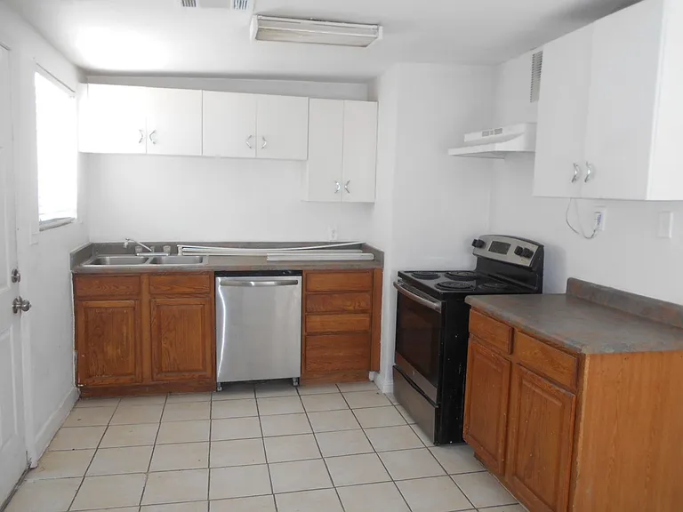 2137 E Saint Louis Ave — Photo 4