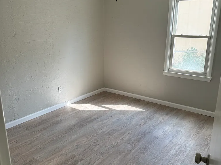 5324 S Agnew Ave — Photo 7