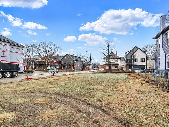 4th image of 2401 Carrollton Ave