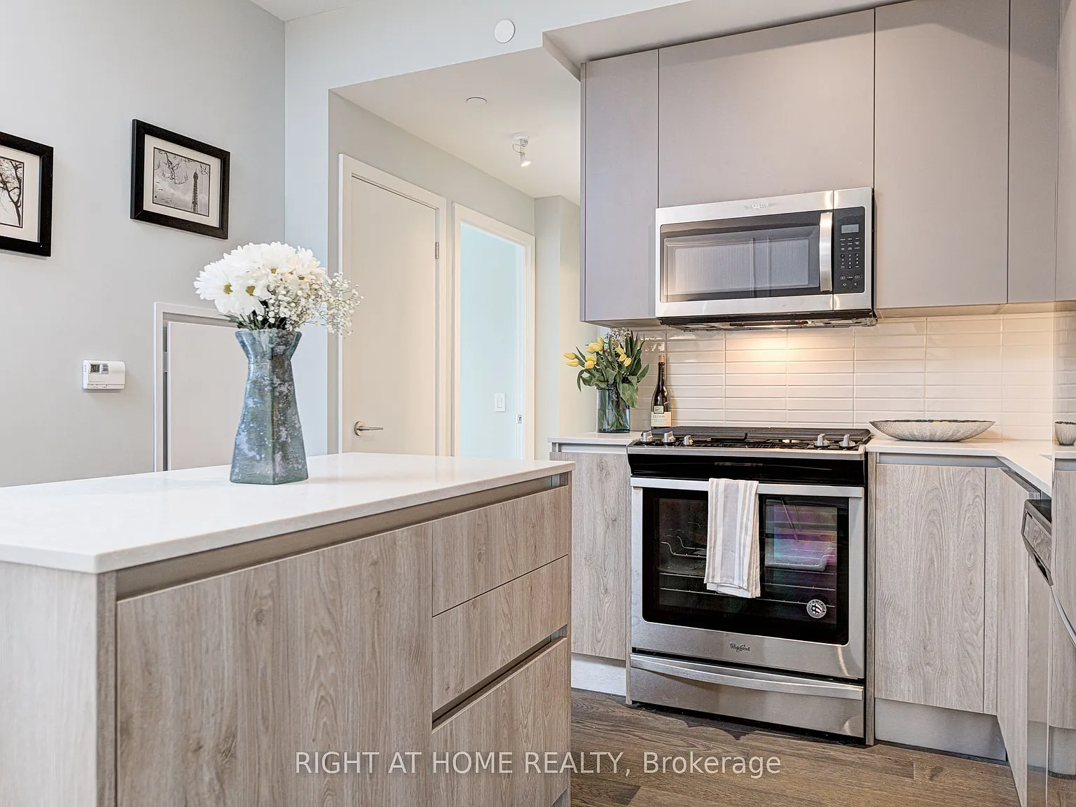 3 bed, $3,990 — Photo 4