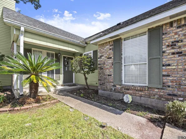 4416 Country Hill Dr, Baton Rouge, LA 70816