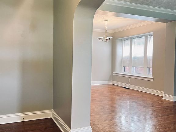 3rd image of 5783 McPherson Ave #1