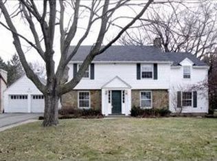 4015 E Hillandale Dr, Kalamazoo, MI 49008