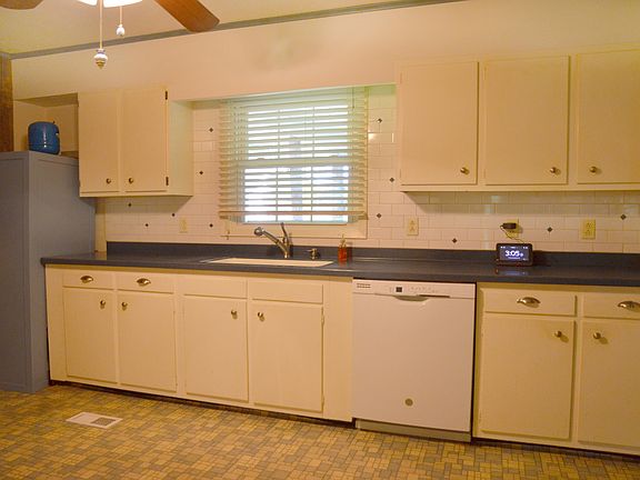 4th image of 6034 Lilywood Ln