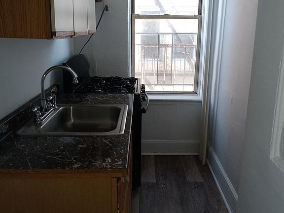 3rd image of 37 Avon Pl