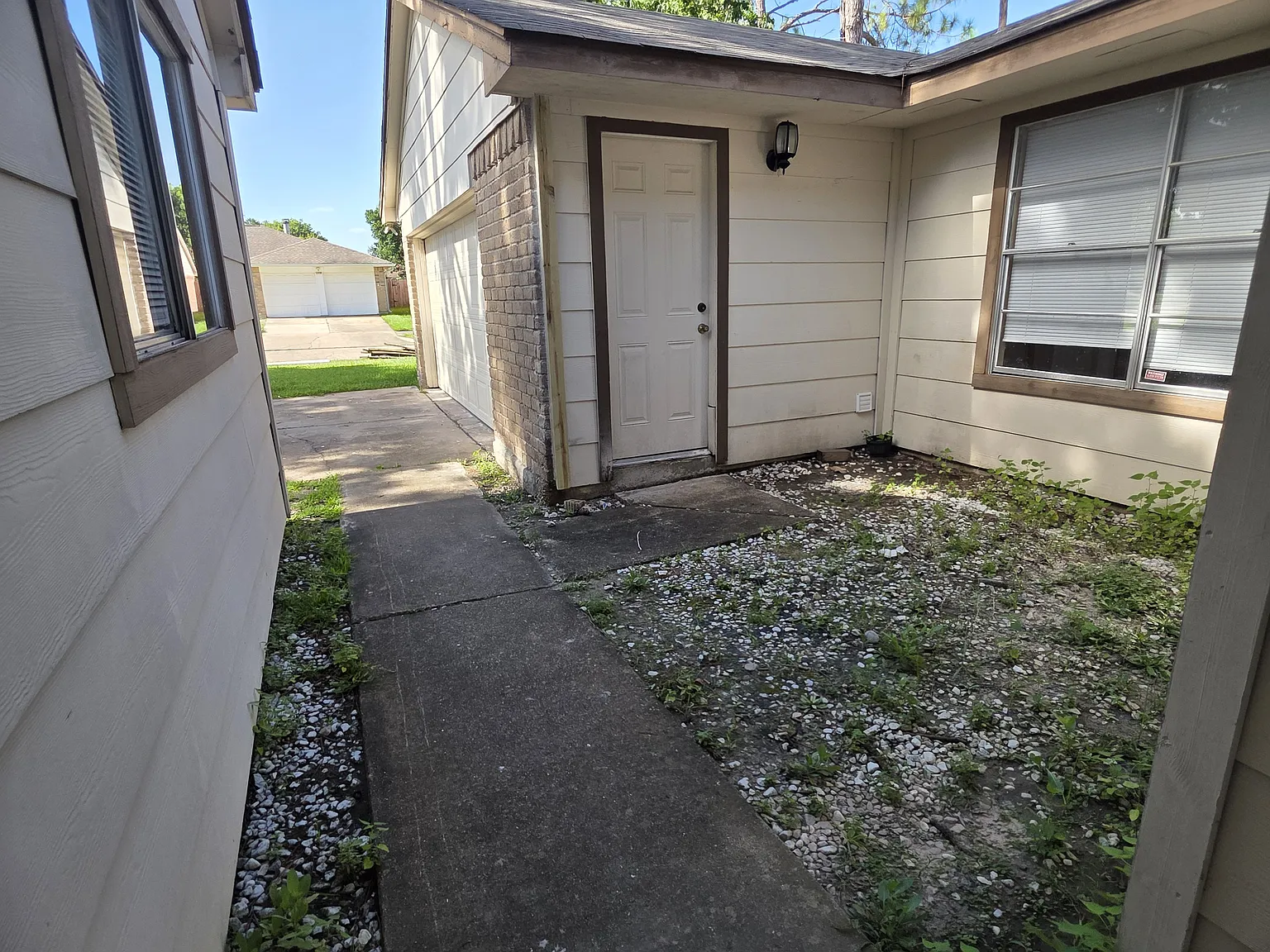3 bed, 1662 sqft, $1,900 — Photo 2