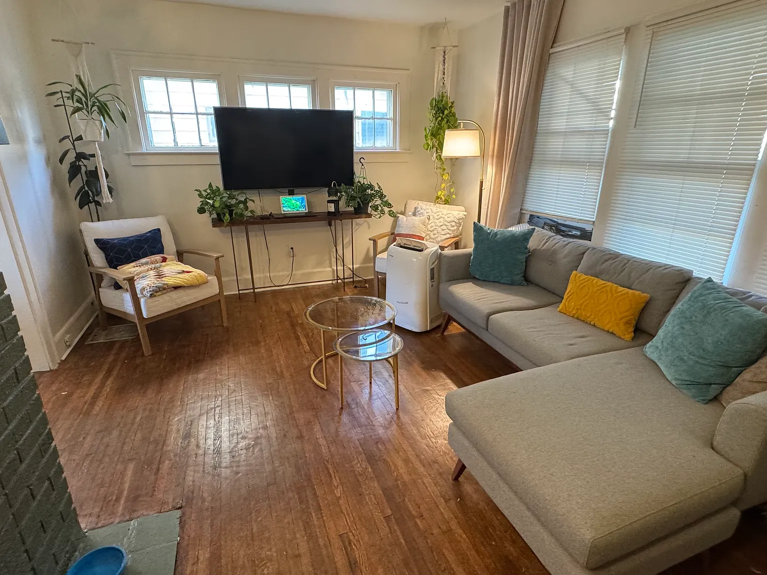3 bed, 1200 sqft, $1,295 — Photo 3