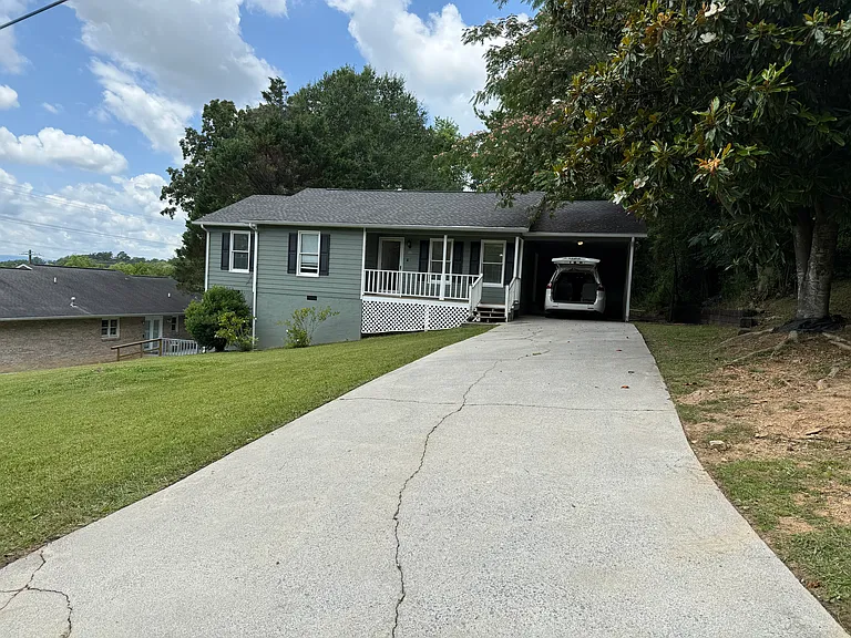 106 Lindsey Ct NE — Photo 3