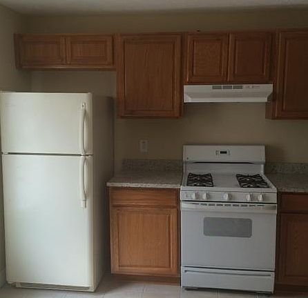 2nd image of 533 Harbor Lake Ct