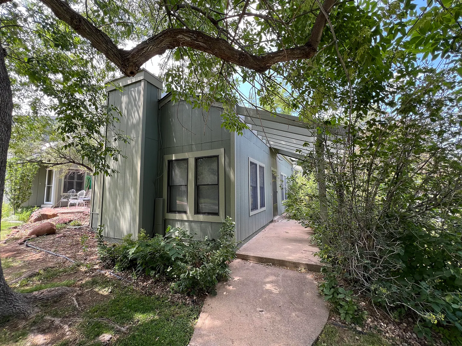 3 bed, 1.5 bath, 1515 sqft, $2,950 — Photo 2