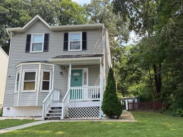 911 12th St, Pasadena, MD 21122