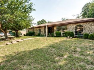 4013 Aragon Dr, Fort Worth, TX 76133