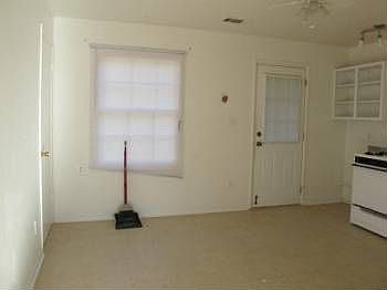4th image of 1209 Anderson Dr