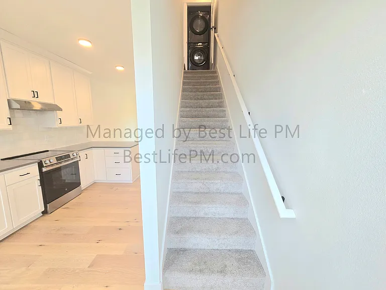 310 NE 58th Ave — Photo 14