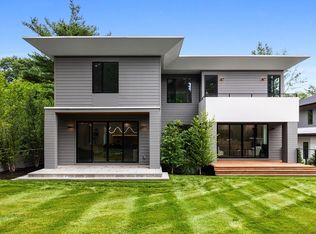 221 Gardner Rd, Brookline, MA 02445