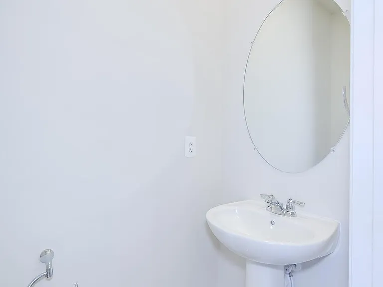 450 Seeback Dr — Photo 21
