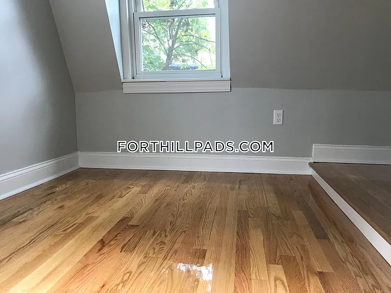 6 Saint James Pl — Photo 11